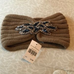 Light brown head wrap with leaf stones